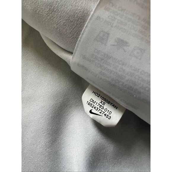 Nike Black White Sherpa Active Swoosh Cropped Faux Fur Jacket XS - Picture 7 of 8